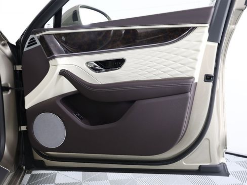 New 2026 Bentley Flying Spur Plug-In Hybrid image 29