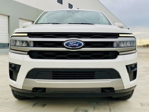 Used 2024 Ford Expedition XLT image 2