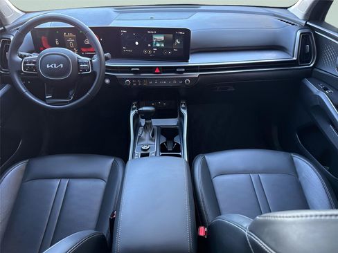 Used 2025 Kia Sorento EX w/ Panoramic Sunroof Package FWD image 21