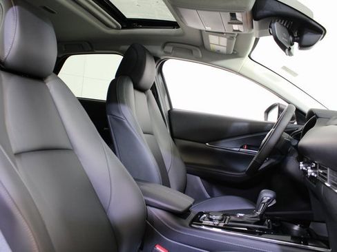 Used 2025 MAZDA CX-30 AWD 2.5 S w/ Preferred Package image 12