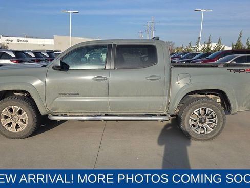 Used 2023 Toyota Tacoma TRD Sport w/ TRD Premium Sport Package image 2
