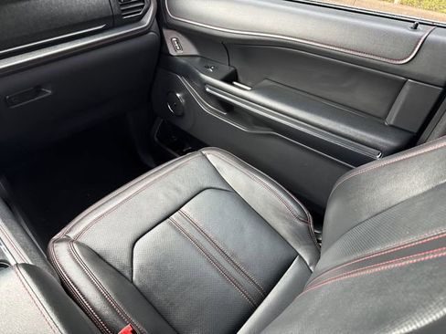 Used 2024 Ford Expedition Limited RWD image 15