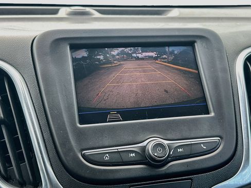 Used 2021 Chevrolet Equinox LT FWD image 13