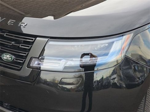 Used 2025 Land Rover Range Rover Long Wheelbase SE image 31