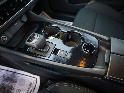 Used 2023 Nissan Rogue S image 17