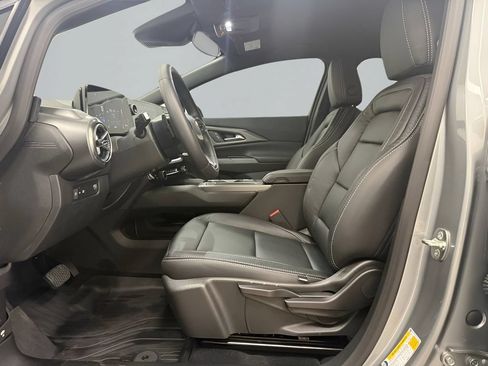 Used 2026 Chevrolet Equinox EV LT FWD image 12