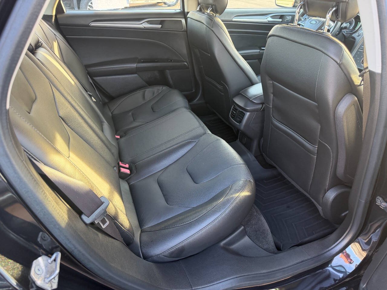 Used 2014 Ford Fusion Titanium FWD image 13