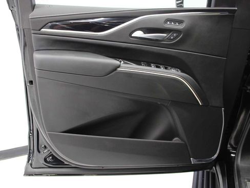 Certified 2024 Cadillac Escalade Sport w/ LPO, ONYX Package image 17