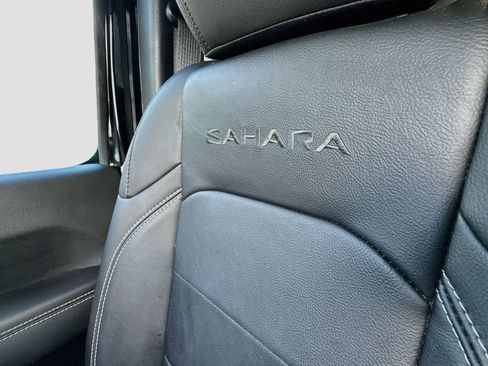 Used 2023 Jeep Wrangler Unlimited Sahara AWD/4WD image 24