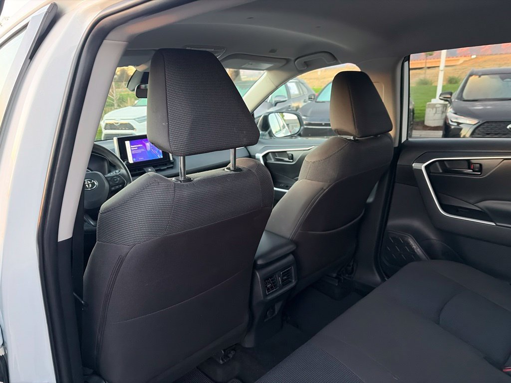Used 2025 Toyota RAV4 LE AWD/4WD image 18