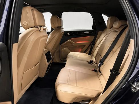 Used 2019 Porsche Cayenne S AWD/4WD image 15