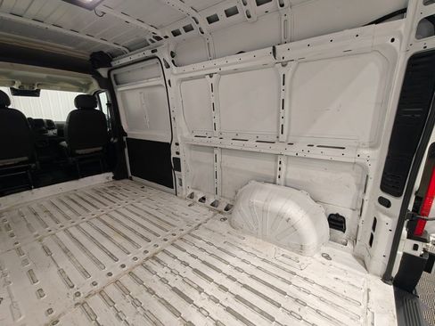 Used 2024 RAM ProMaster 2500 w/ Convenience Group FWD image 26