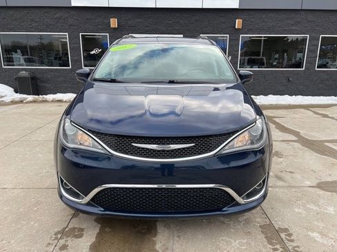 Certified 2017 Chrysler Pacifica Touring-L image 2