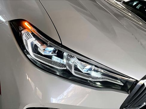 Used 2019 BMW X7 xDrive50i w/ M Sport Package image 27