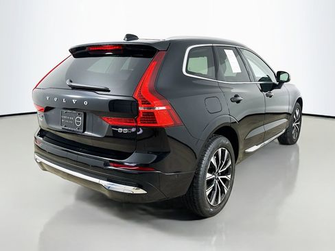 Used 2023 Volvo XC60 B5 Plus w/ Protection Package AWD/4WD image 5