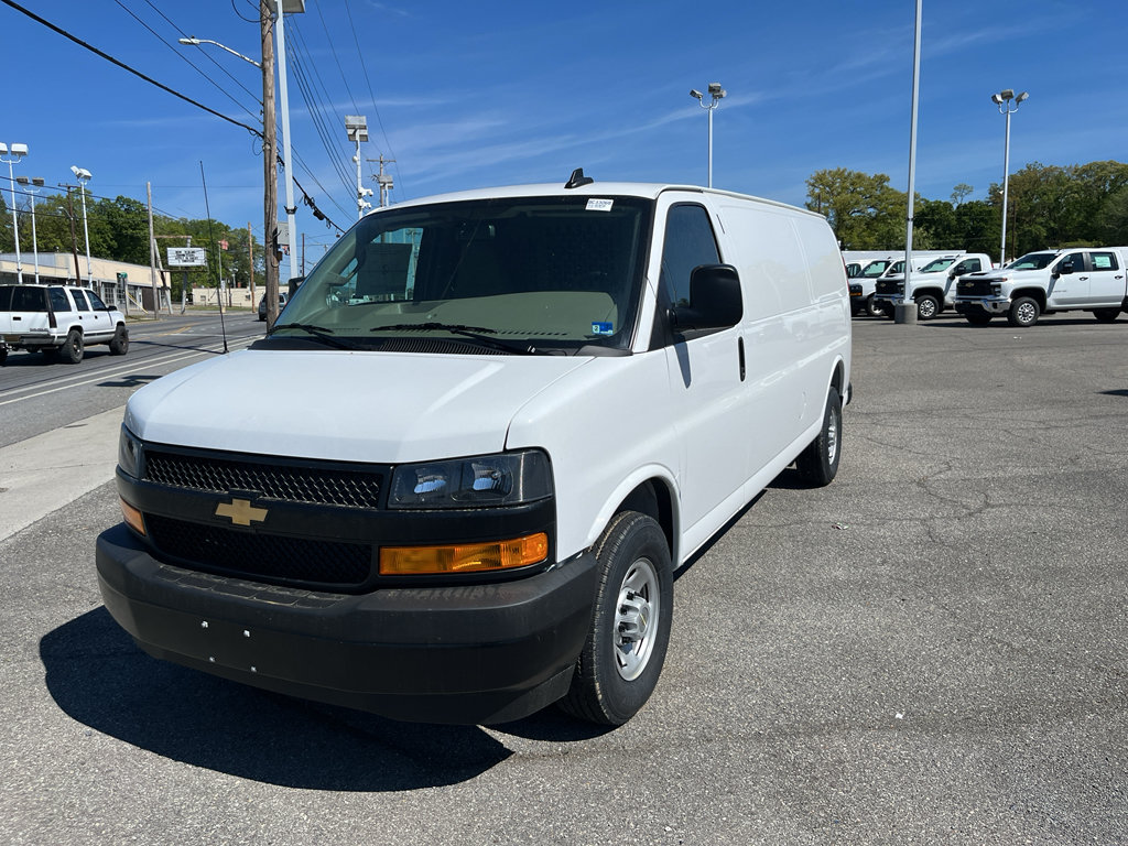 New 2026 Chevrolet Express 2500 Extended RWD image 1