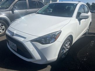 Used 2018 Toyota Yaris iA video 1