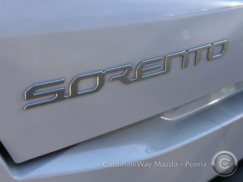 Used 2025 Kia Sorento SX FWD image 9