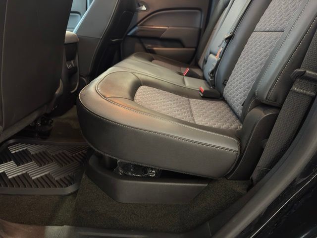 Used 2018 Chevrolet Colorado Z71 AWD/4WD image 7