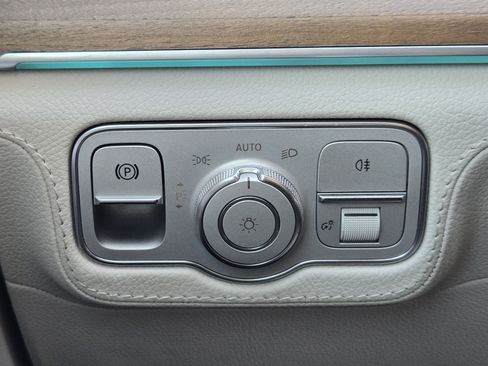 Used 2021 Mercedes-Benz GLE 450 4MATIC image 25