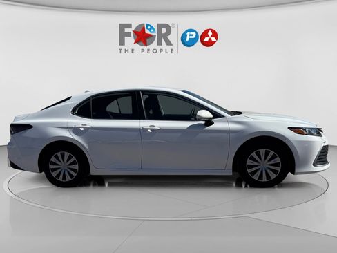 Used 2023 Toyota Camry LE image 1