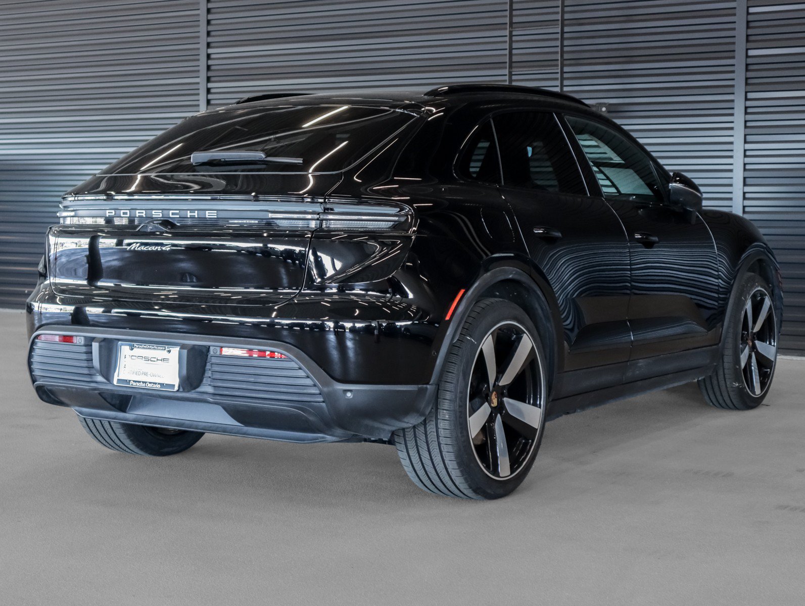 Certified 2024 Porsche Macan 4 Electric AWD/4WD image 10