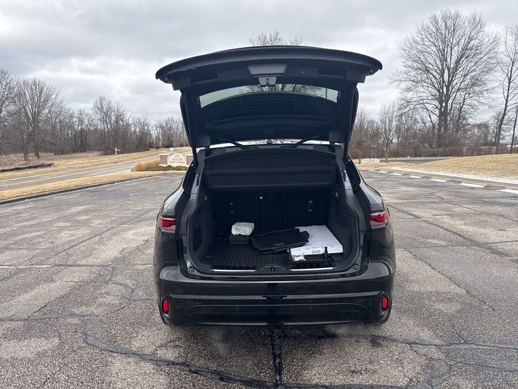 Certified 2026 Jaguar F-PACE R-Dynamic S AWD/4WD image 9