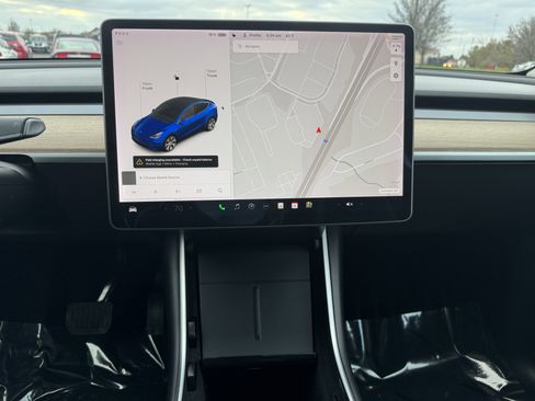 Used 2021 Tesla Model Y 2WD image 31