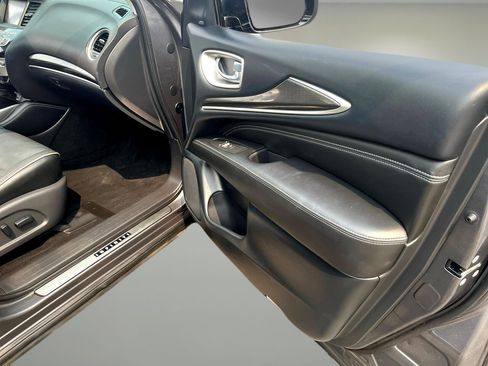 Used 2019 INFINITI QX60 Luxe w/ Essential Package image 36