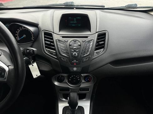 Used 2015 Ford Fiesta SE image 17