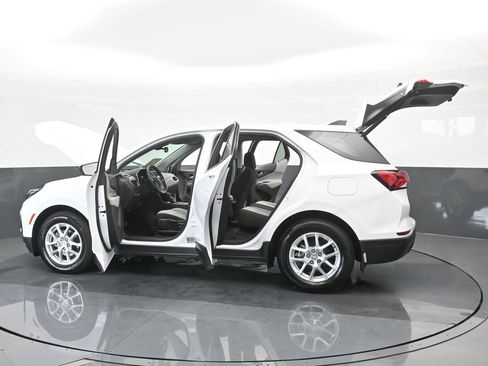 Used 2023 Chevrolet Equinox LS image 72