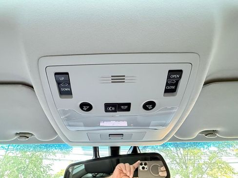 Used 2013 Lexus ES 300h w/ Luxury Pkg FWD image 28