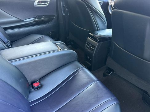 Used 2019 Toyota Mirai Sedan image 15