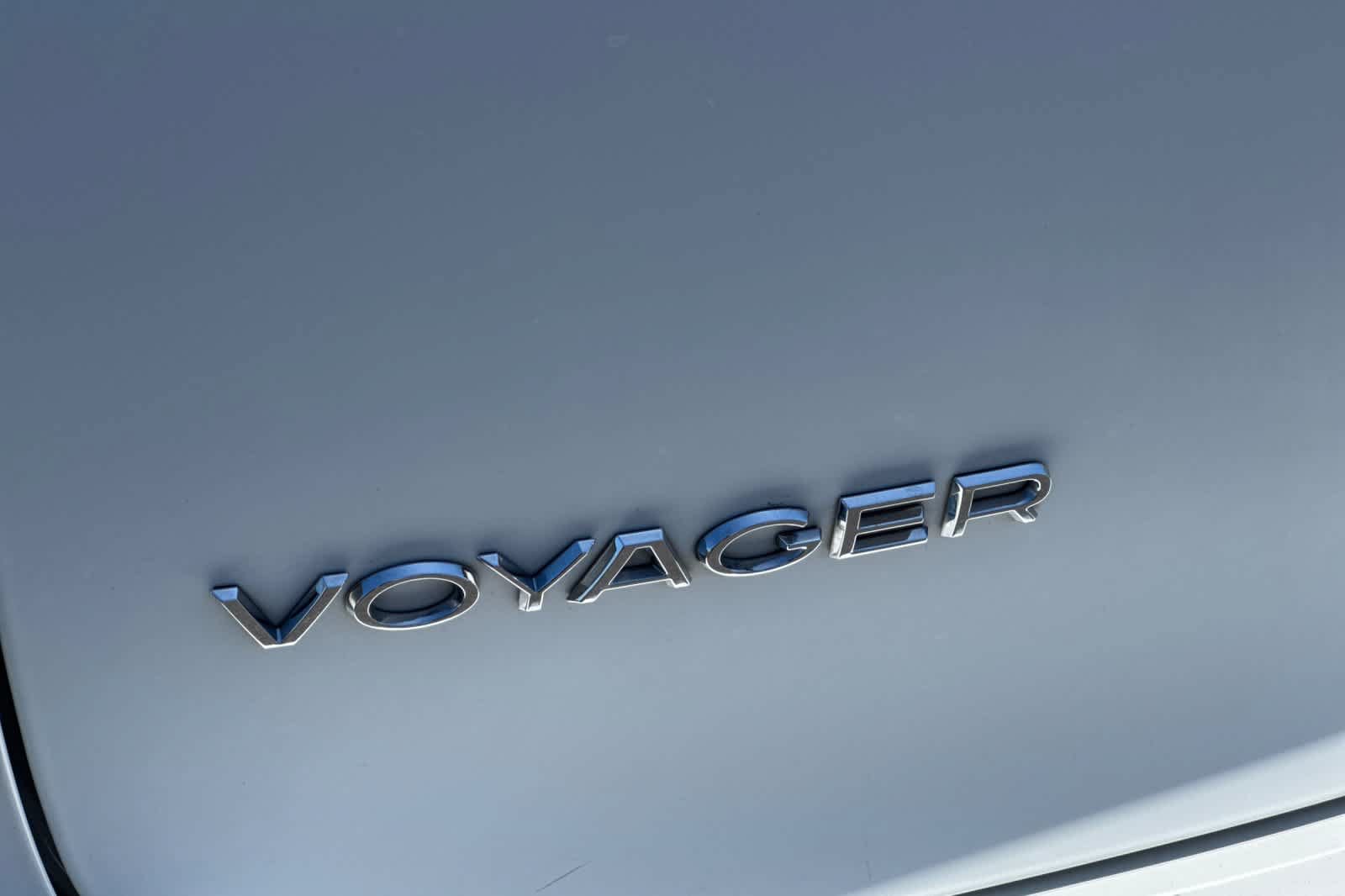 Used 2023 Chrysler Voyager LX FWD image 28