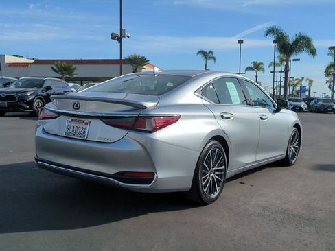 Used 2024 Lexus ES 300h w/ Premium Package image 6