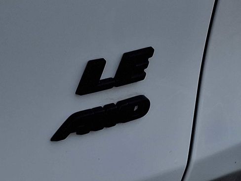 Used 2022 Toyota RAV4 LE image 27