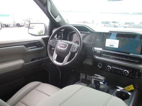 Used 2023 GMC Sierra 1500 SLT w/ SLT Premium Package AWD/4WD image 24