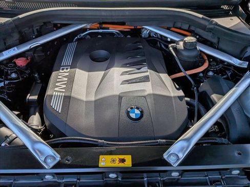 Used 2025 BMW X5 xDrive50e w/ Parking Assistance Package image 24