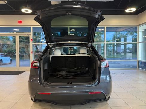 Used 2022 Tesla Model Y Long Range AWD/4WD image 36