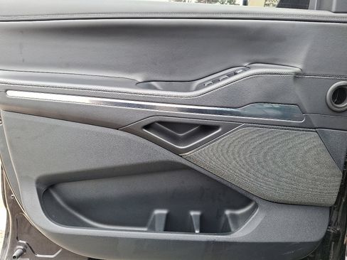 Used 2025 Lincoln Navigator L Reserve w/ Jet Appearance Package image 13