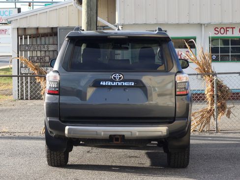Used 2019 Toyota 4Runner 4WD image 7