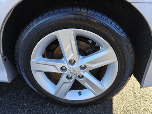 Used 2012 Toyota Camry SE image 12