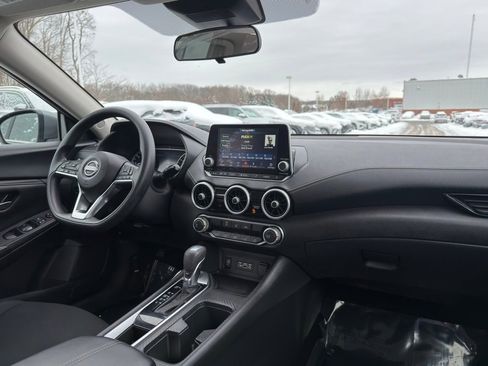 Used 2024 Nissan Sentra SV image 17