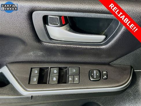 Used 2017 Toyota Camry SE image 17