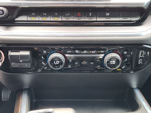 Used 2024 Chevrolet Silverado 1500 High Country w/ Technology Package AWD/4WD image 19