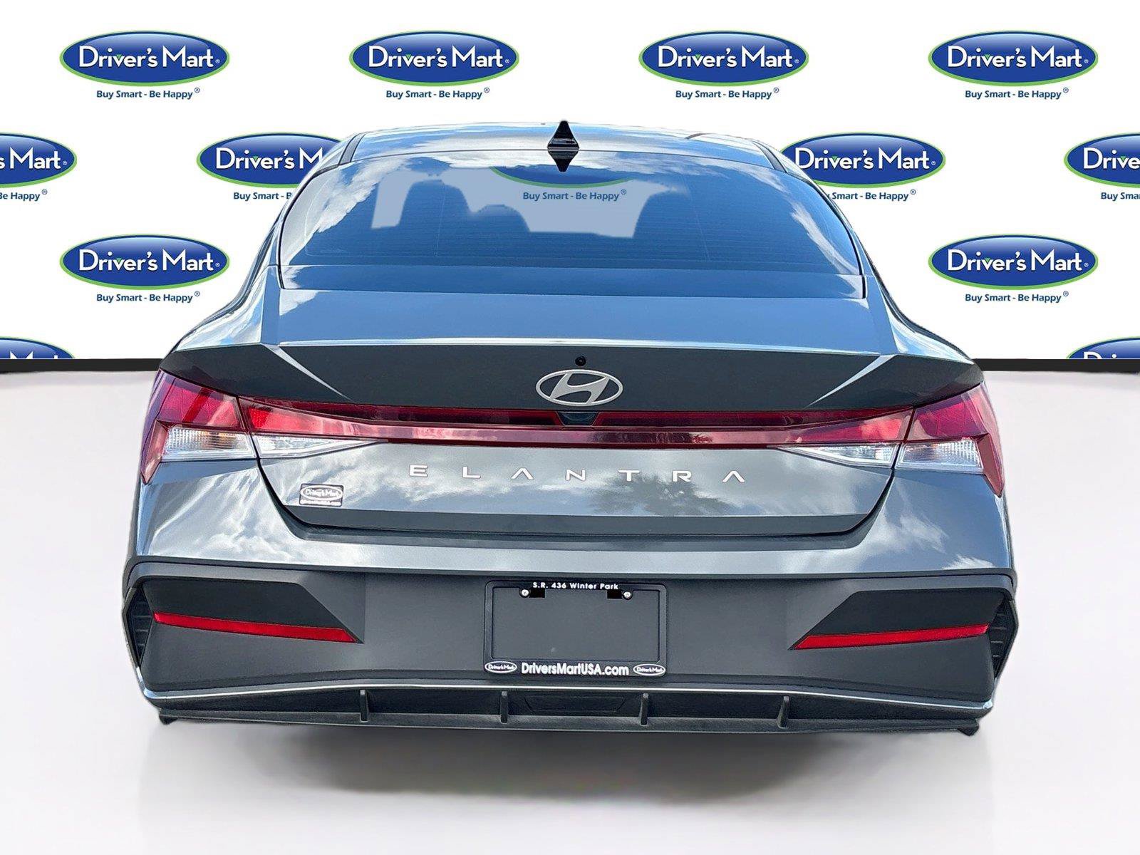 Used 2025 Hyundai Elantra SE FWD image 6