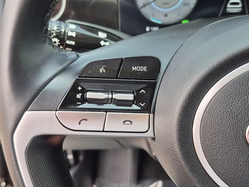Certified 2023 Hyundai Elantra Limited FWD image 27