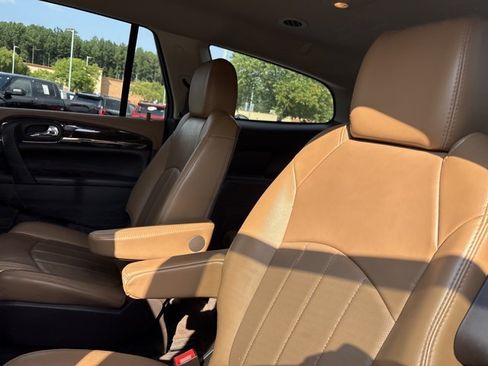 Used 2016 Buick Enclave Leather FWD image 20