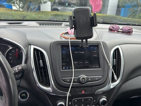 Used 2020 Chevrolet Equinox LT image 13