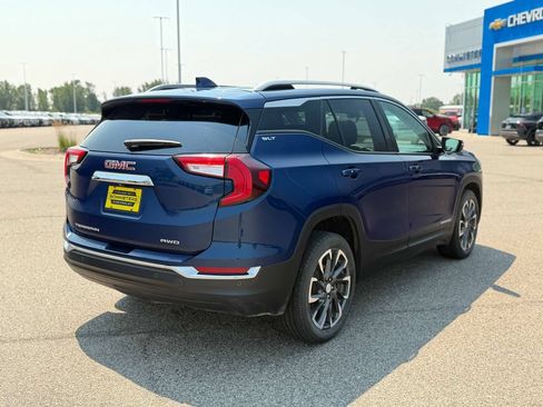 Used 2022 GMC Terrain SLT w/ Infotainment Package II AWD/4WD image 6